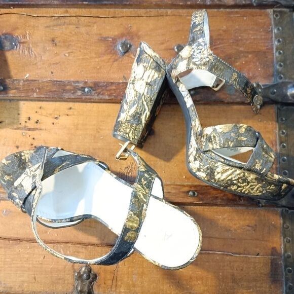 Anne Klein Gold Lalima  Rose Brocade Sandals - Picture 6 of 15